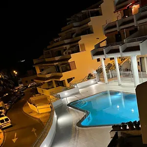 Cristianos Vistas Al Mar Y Cerca De La Playa Apartment